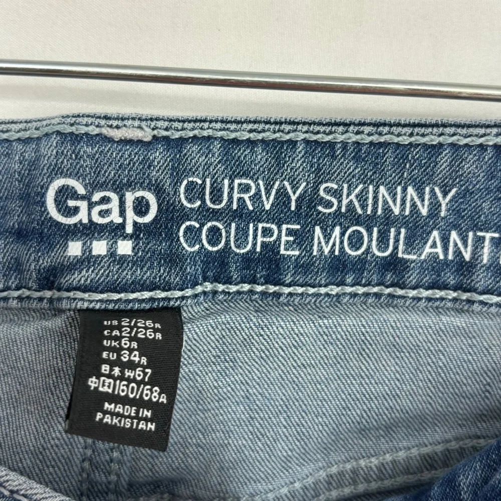 Gap Womens Size 2 Curvy Skinny Jeans Faded Blue Wash Five Pocket Distressed Knee - Picture 5 of 10